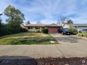 Building Photo - Reduced!!!