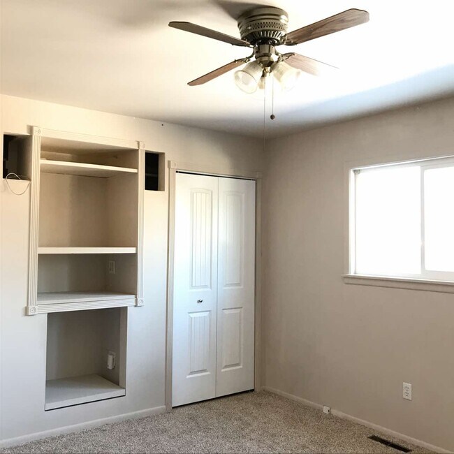 Building Photo - 304 Ruth St