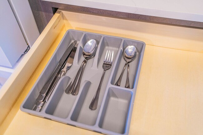 Building Photo - 6610 N 93rd Ave