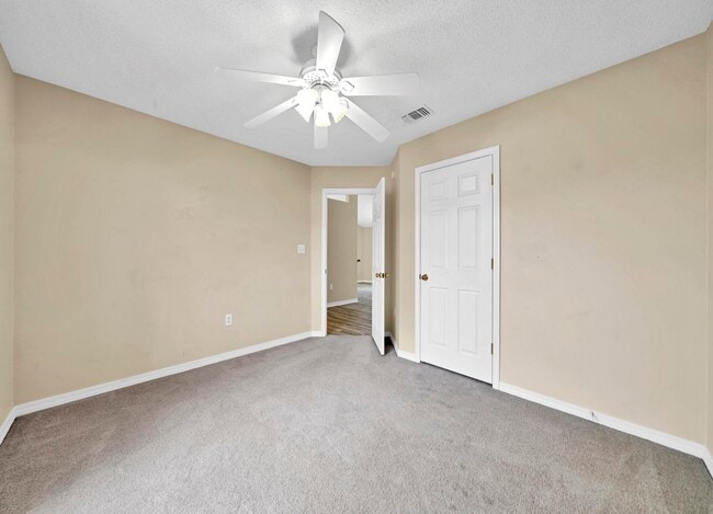 Building Photo - 9750 Parker Lake Cir