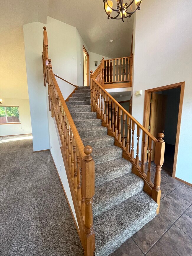 Building Photo - 740 E Opal Ct