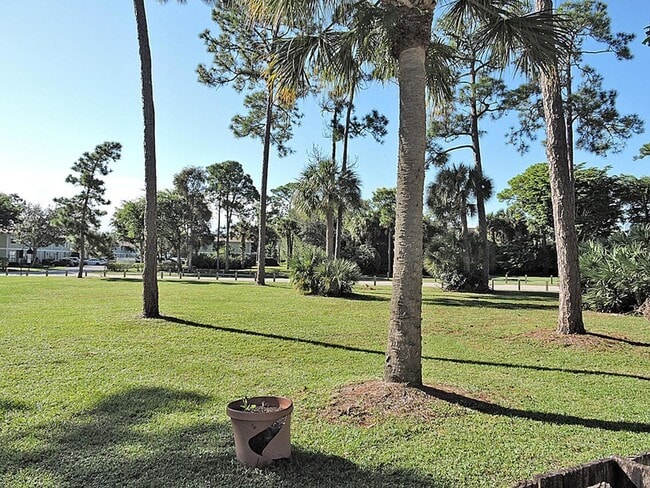 Building Photo - 5040 Society Pl E