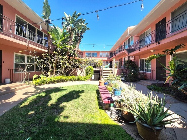 Building Photo - Charming One Bedroom, One Bath Unfurnished Apartment