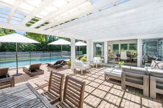 Building Photo - 89 South Rd