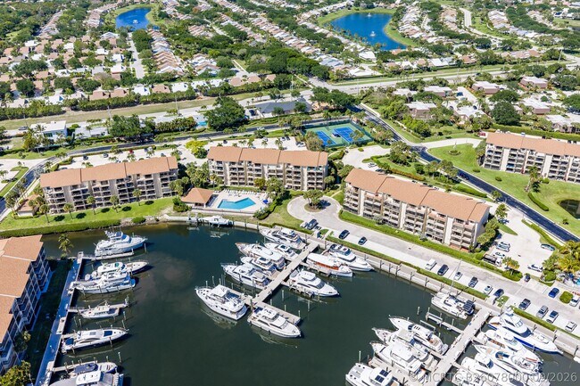 Building Photo - 2601 Marina Isle Way
