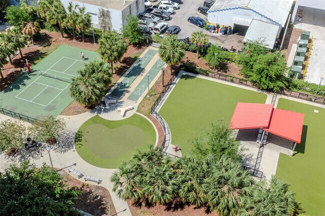 Building Photo - 1120 E Kennedy Blvd