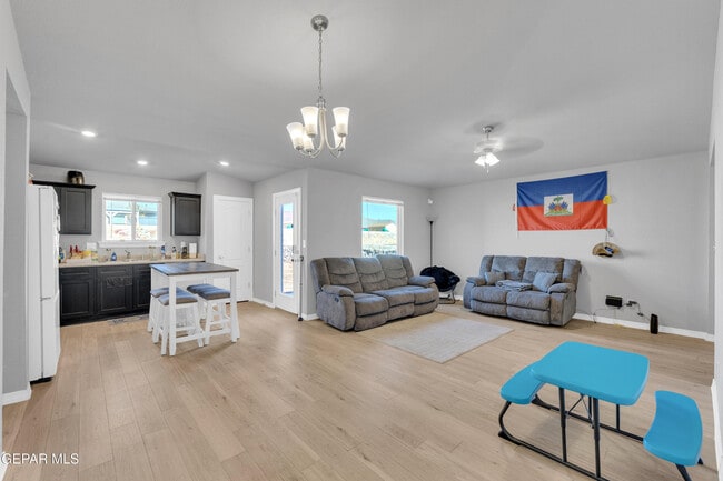 Building Photo - 14557 Desert Poppy Ct