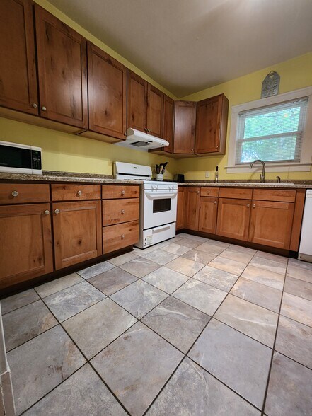 Kitchen Other - 510 N Institute Pl