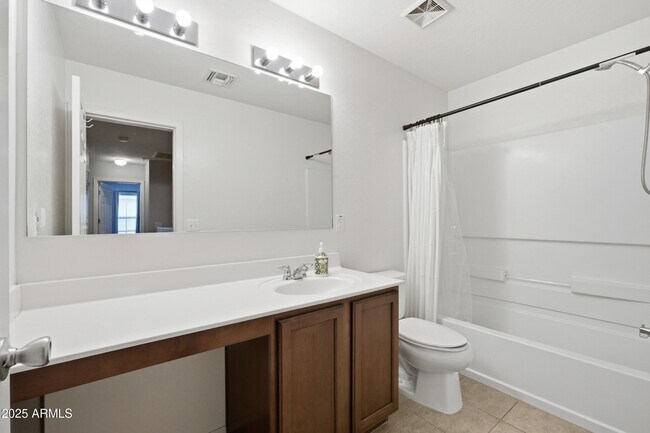 Building Photo - 1255 S Rialto