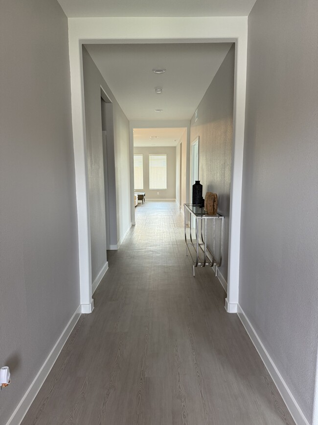 Building Photo - 500 Ml Trce Wy