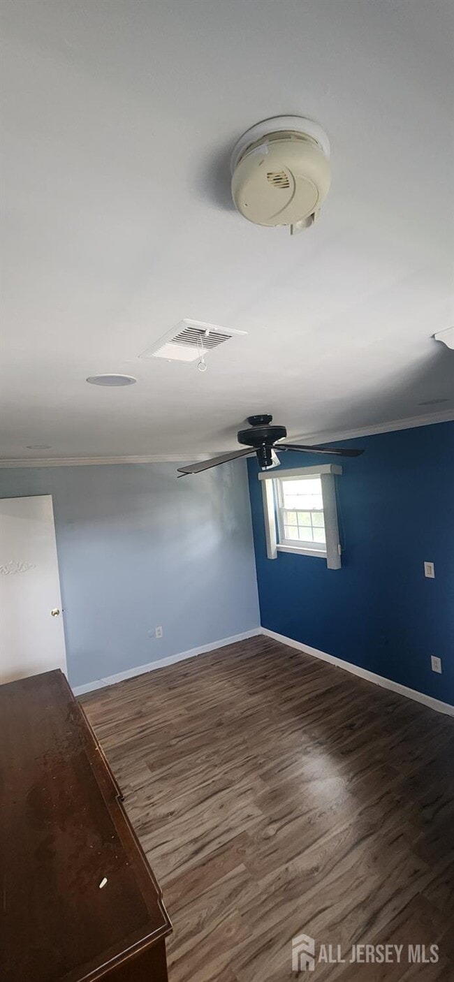 Building Photo - 420 College Dr