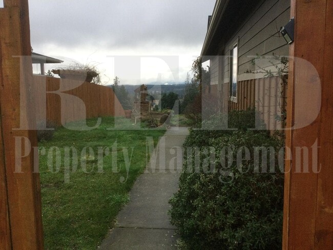 Building Photo - Mountain Views - 3 Bedroom Poulsbo Rambler