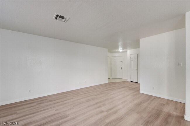 Building Photo - 5018 S Rainbow Blvd