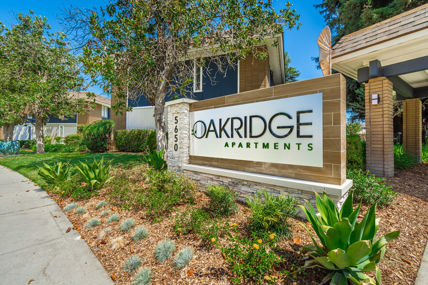 Primary Photo - Oakridge Apartments