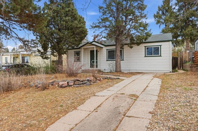 Building Photo - 3 Bed 1 bath Home in Downtown Castle Rock!