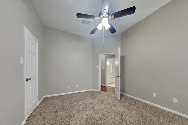 Building Photo - 12711 Cedar Grove Ct
