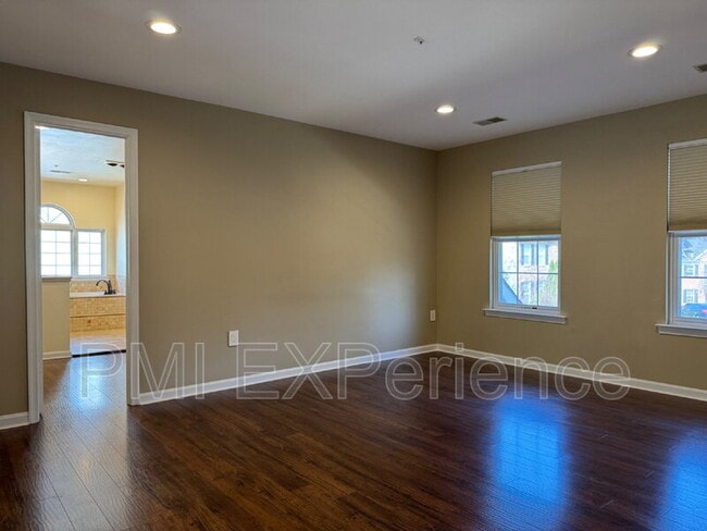 Building Photo - 9203 Sandy Creek Rd