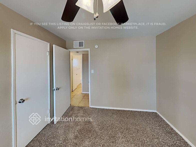 Building Photo - 1215 E Winter Dr