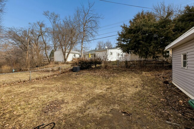 Building Photo - 3111 S 40th St