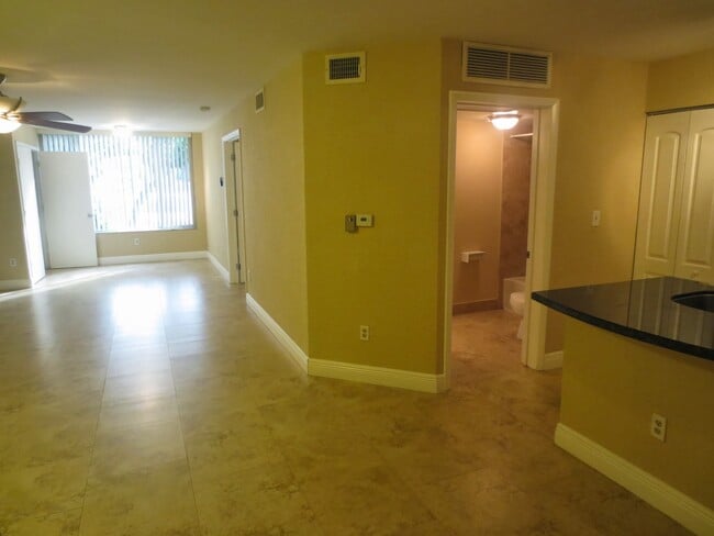 Building Photo - 2871 N Oakland Forest Dr