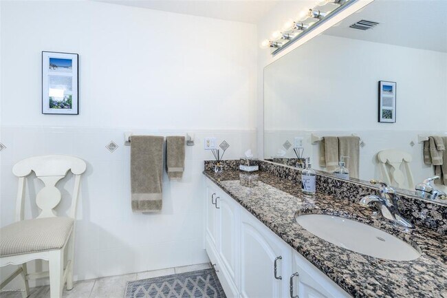 Building Photo - 1477 Park Beach Cir