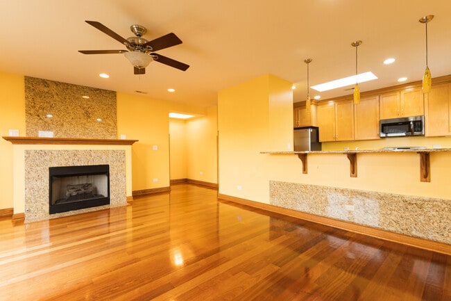 Building Photo - 301 S Leavitt St