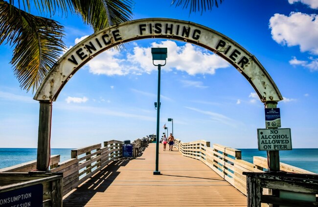 Building Photo - 1012 Laurel Ave