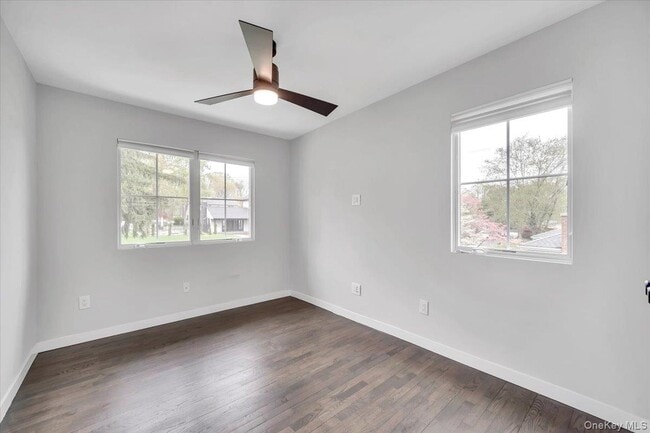 Building Photo - 10 Sandhage Dr