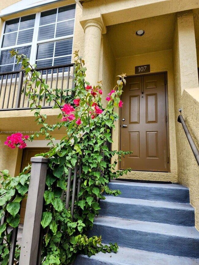 Building Photo - 730 NE 90th St