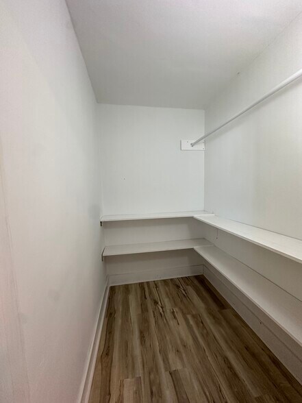 Building Photo - 12 Margerie St