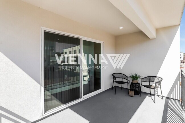 Building Photo - 8100 Quiet Knolls Dr