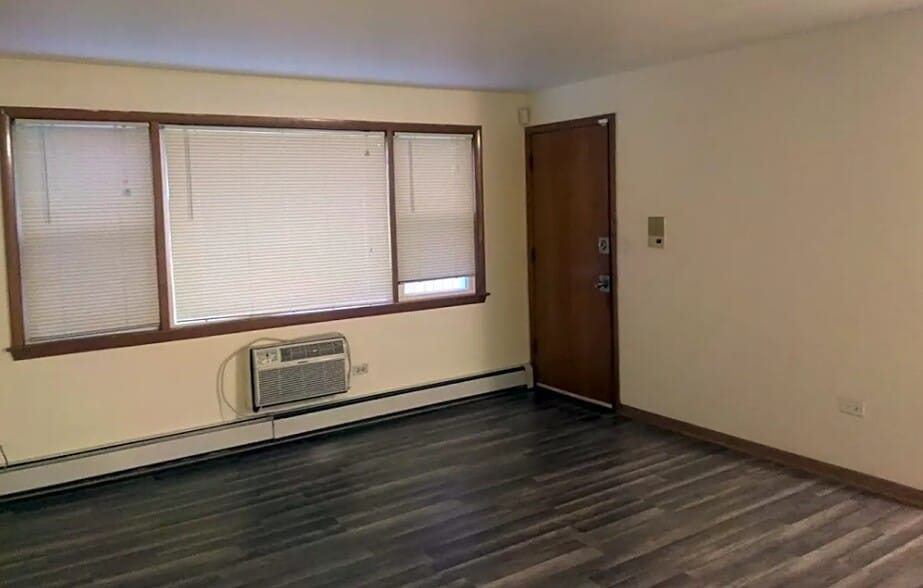 Primary Photo - 5535 W Edmunds St