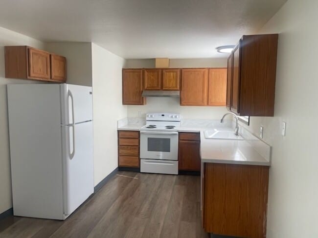 Building Photo - Newly Remodeled 3 Bedroom 1 Bathroom Ranch...
