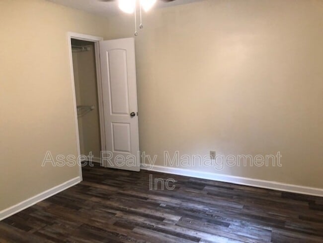 Building Photo - 9227 Shady Bend Ln