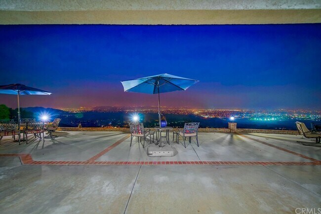 Building Photo - 7380 Live Oak Dr