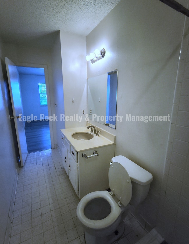 Building Photo - 4627 S 72nd E Pl
