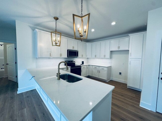 Building Photo - THE CROWN AT CORNESTONE