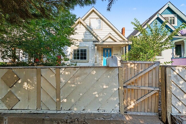 Building Photo - 3537 Lipan St