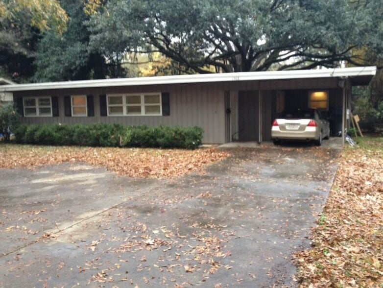 Building Photo - 1408 University Ave