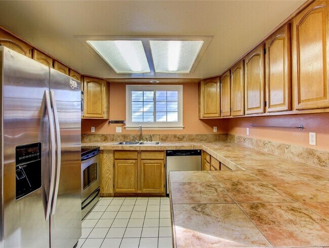 Building Photo - 854 S Rifle Way