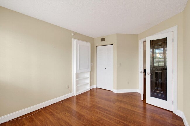 Building Photo - 157 Yacht Club Way