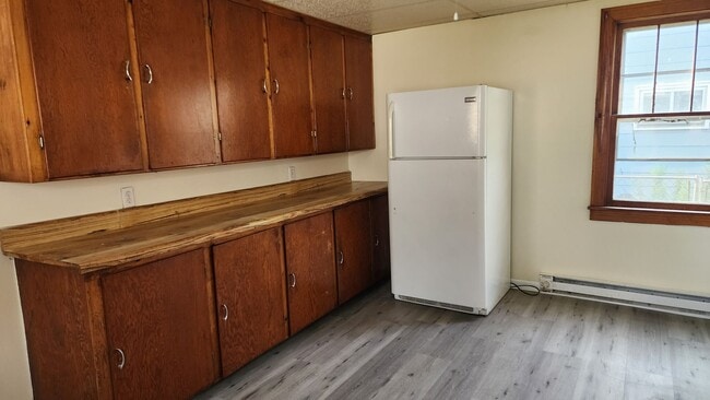 Building Photo - Single Family Three Bedroom Home in Salama...