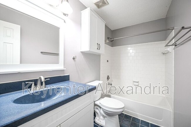 Building Photo - 7107 Tolliver St