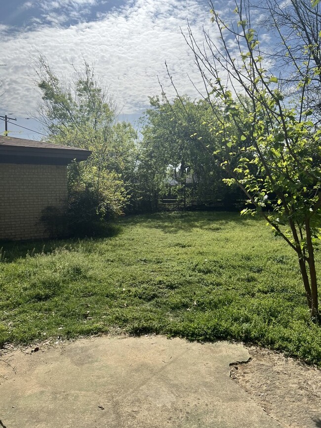 Building Photo - 5632 Mac Arthur Dr