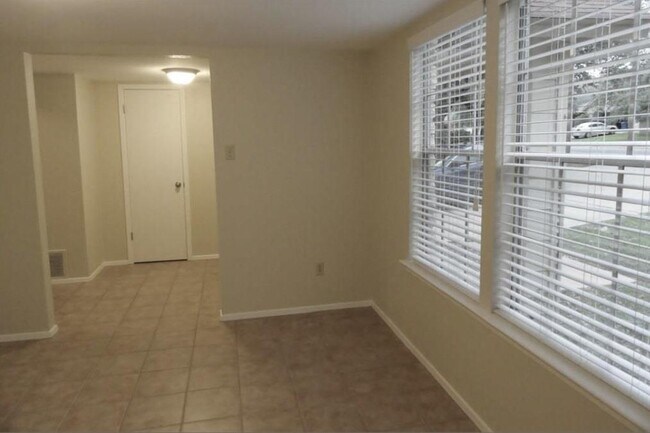 Building Photo - 12107 Tanglebriar Trail