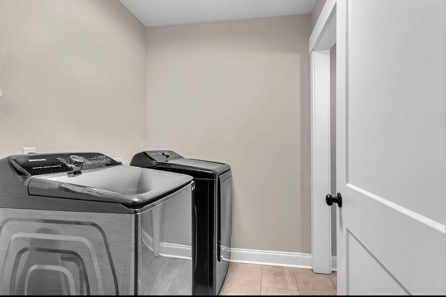 Building Photo - 3297 Walter Dr