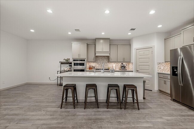 Building Photo - 29335 Red Rocks Pk Dr