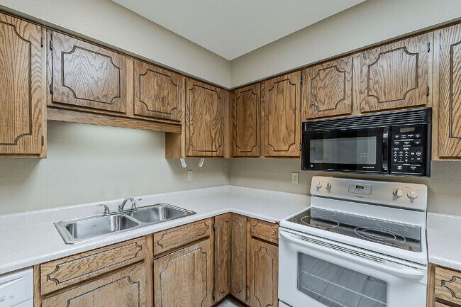 Building Photo - 4328 E Capri Ave