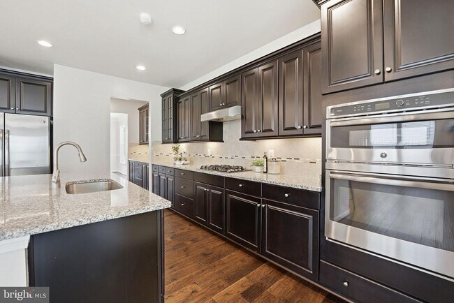Building Photo - 428 Alder Dr