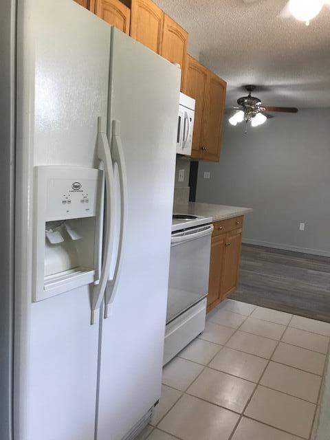 Building Photo - 5825 Reinke Dr